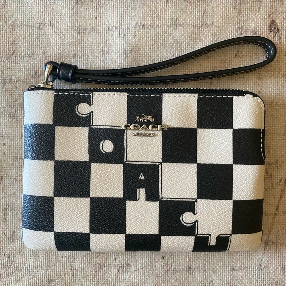 Coach Corner Zip Wallet
